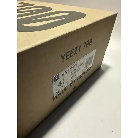 Adidas Yeezy 700 V3 'Safflower' - Sz 4.5 (G54853)